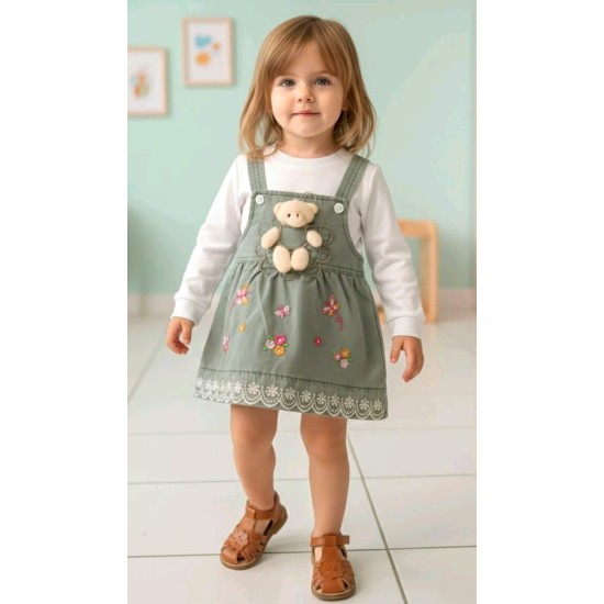 Детска рокля със сукман в зелено и бяла блуза с ИГРАЧКА