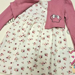 Детска рокля в бяло с декоративно розово болеро с цветчета