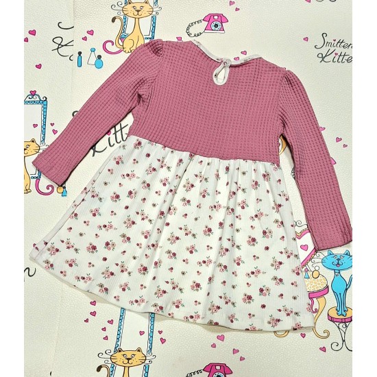 Детска рокля в бяло с декоративно розово болеро с цветчета