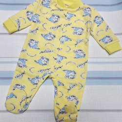 Бебешки леко ватиран гащеризон в жълто със зайчета