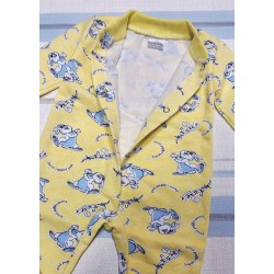 Бебешки леко ватиран гащеризон в жълто със зайчета