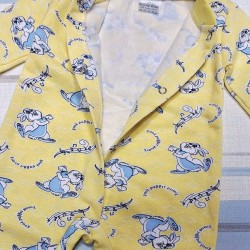 Бебешки леко ватиран гащеризон в жълто със зайчета