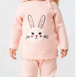 Детски плетен комплект в нежно розово ЗАЙЧЕ с качулка