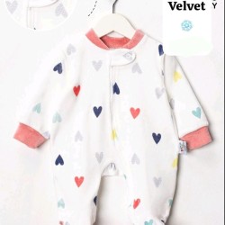 Бебешки мек плюшен гащеризон в бяло със СЪРЧИЦА