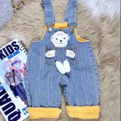 Бебешки ватиран дънков гащеризон с играчка зайче