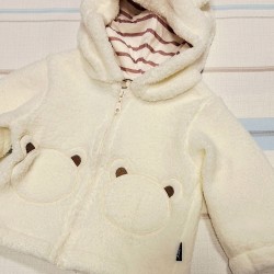 Пухкаво детско яке в бяло с качулка с ушички