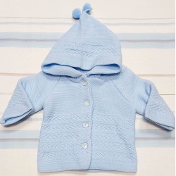 Бебешка плетена жилетка в светло синьо с жилетка