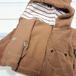 Пухкаво детско яке в кафяво с качулка с ушички