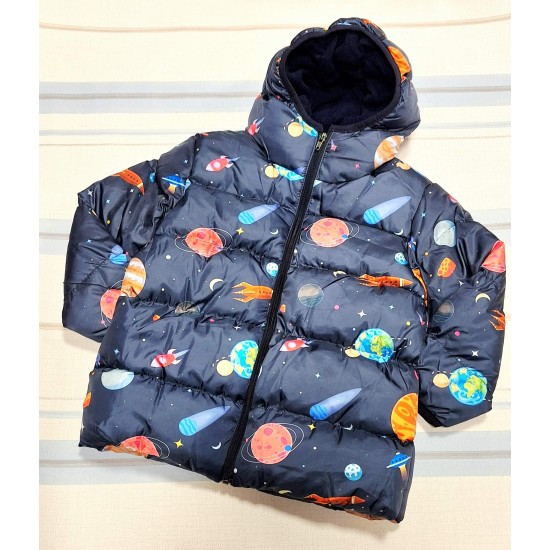 Детско зимно ватирано яке в тъмносиньо с ПЛАНЕТИ И РАКЕТИ Детско зимно ватирано яке в тъмносиньо с ПЛАНЕТИ И РАКЕТИ