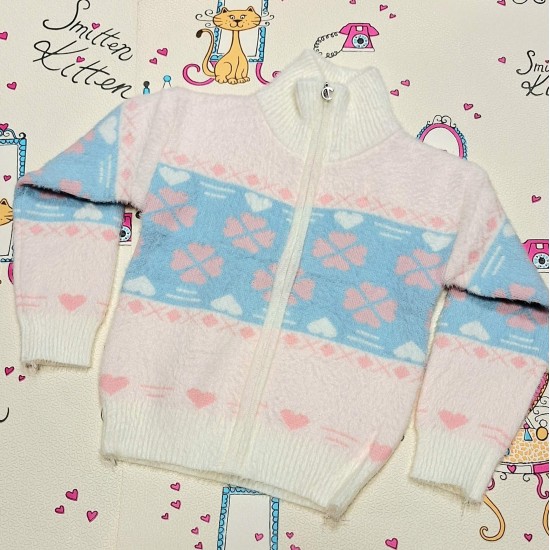 Детска много мека жилетка в бяло с розови и сини СЪРЧИЦА Детска много мека жилетка в бяло с розови и сини СЪРЧИЦА