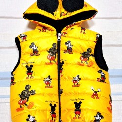 Детски шушляков елек с ушички с Мики Маус в жълто Детски шушляков елек с ушички с Мики Маус в жълто