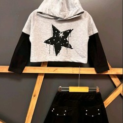 Детски модерен комплект в черно и сиво с пола и блуза  с качулка