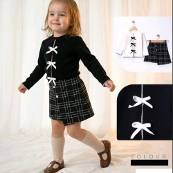 Детски комплект с пола и блуза в бяло и черно каре Детски комплект с пола и блуза в бяло и черно каре