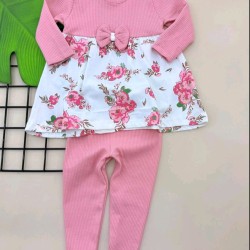 Детски комплект с клинче в розово и бяло с рози