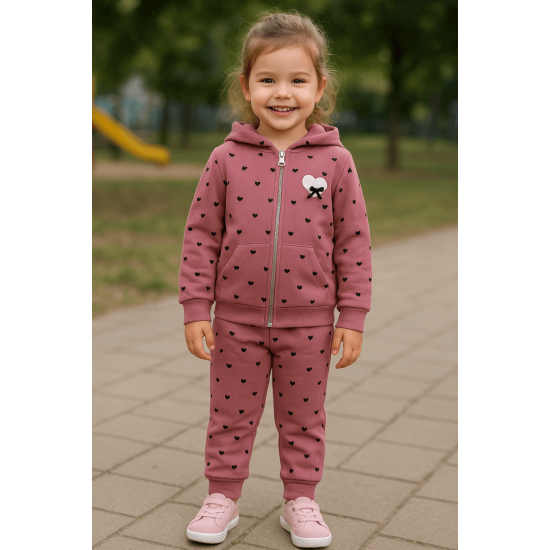 Детски спортен комплект в тъмно розово със сърчица с качулка