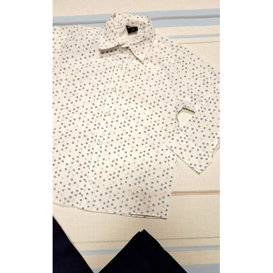 Елегантен костюм за момче със синьо сако и папийонка