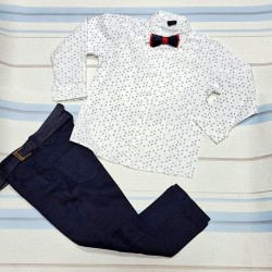 Елегантен костюм за момче със синьо сако и папийонка Елегантен костюм за момче със синьо сако и папийонка