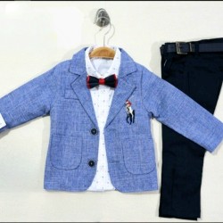 Елегантен костюм за момче със синьо сако и папийонка