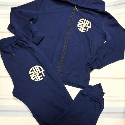 Детски спортен комплект в тъмносиньо 9-12г Детски спортен комплект в тъмносиньо 9-12г